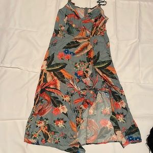 Wonen’s floral  Adjustable strap adjustable split midi dress